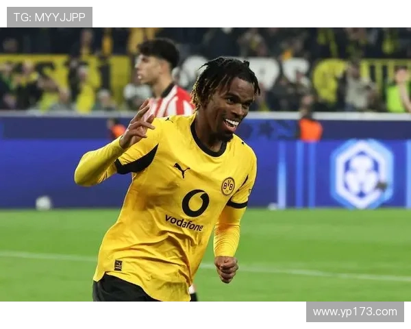 💡欧冠夜冷热交织 巴黎绝杀巴萨 曼城被绝平剧情跌宕